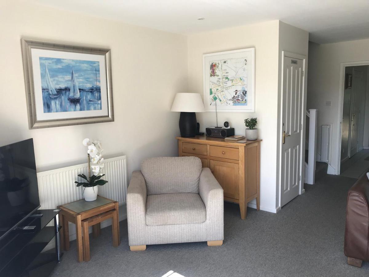 Liming Lodge - Lakeside Home In The Cotswolds South Cerney Eksteriør billede