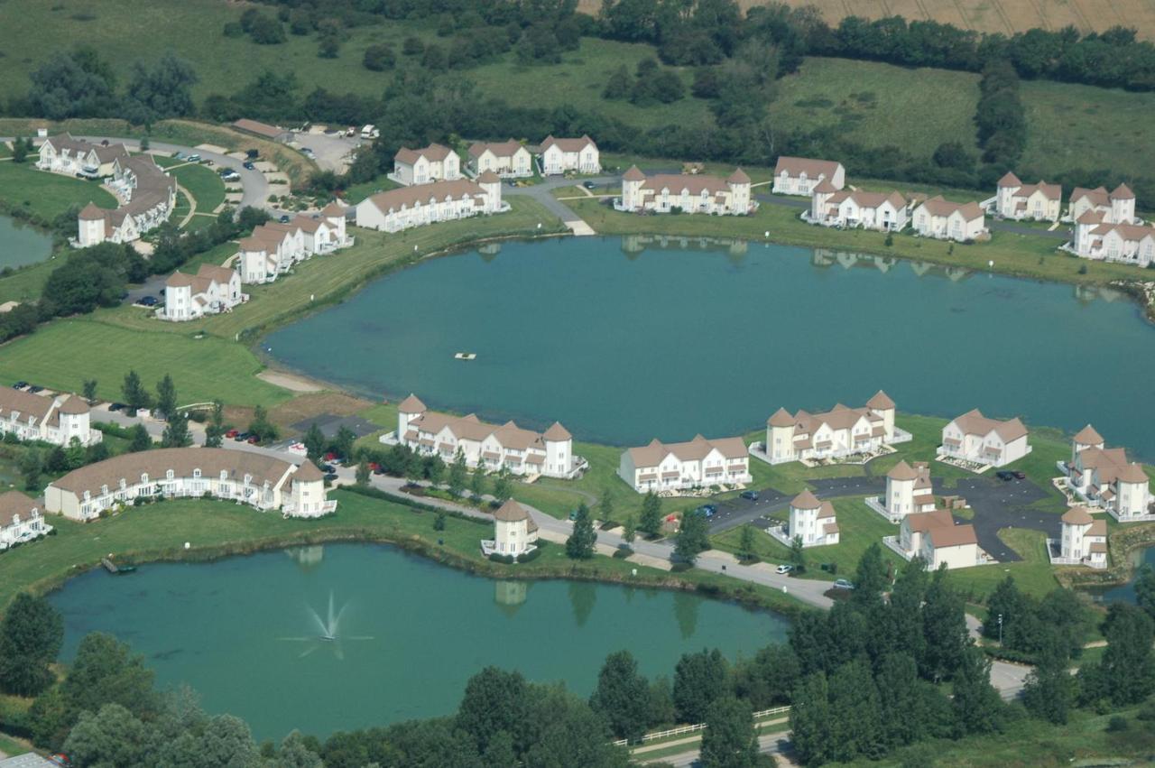 Liming Lodge - Lakeside Home In The Cotswolds South Cerney Eksteriør billede